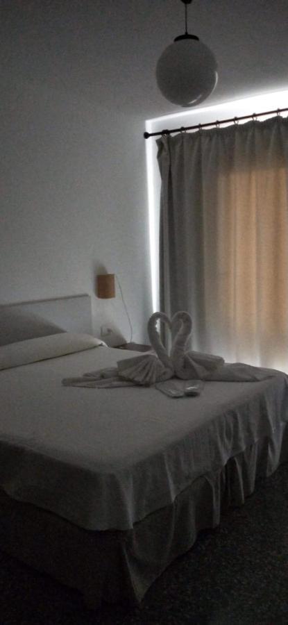 Hostal S'Algaret フォルネイス エクステリア 写真