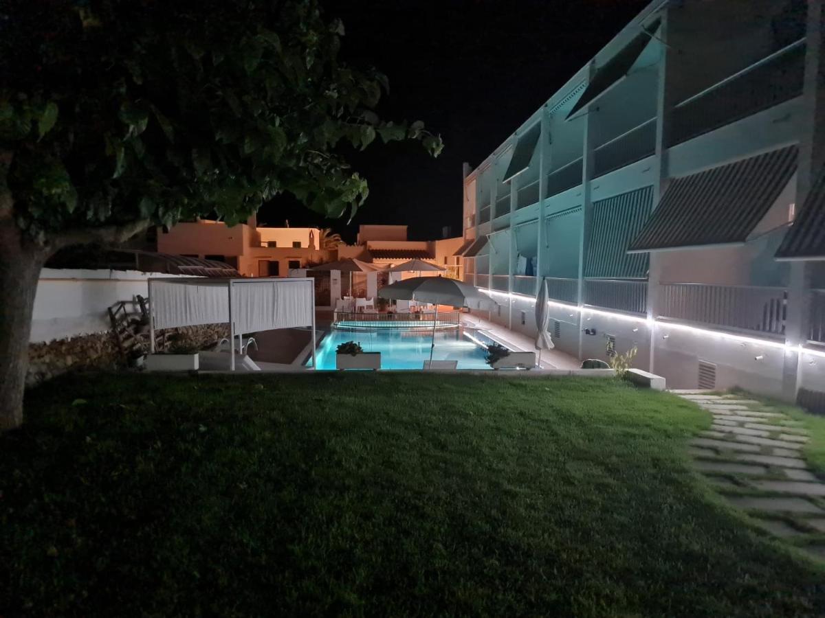 Hostal S'Algaret フォルネイス エクステリア 写真