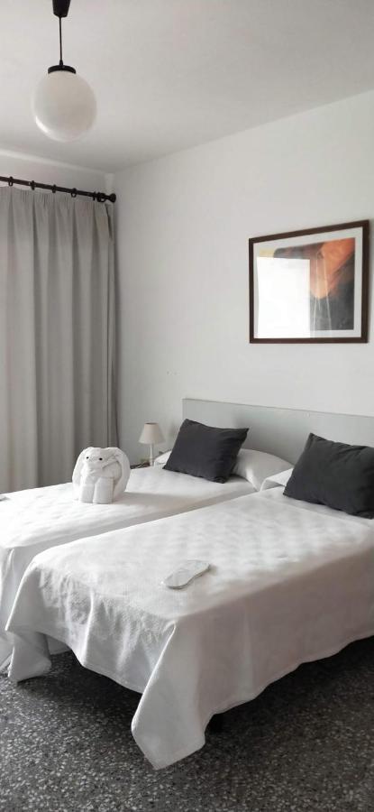 Hostal S'Algaret フォルネイス エクステリア 写真