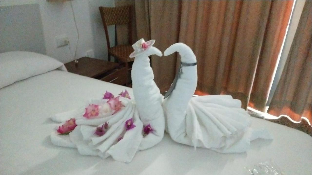 Hostal S'Algaret フォルネイス エクステリア 写真