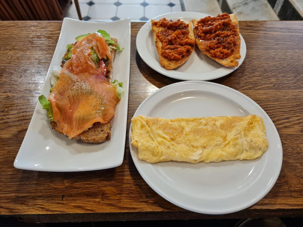 Hostal S'Algaret フォルネイス エクステリア 写真