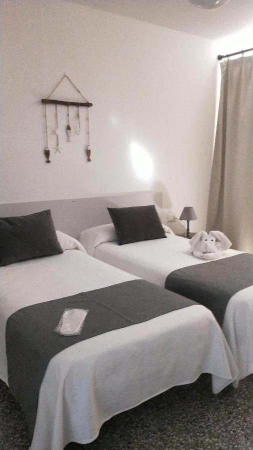 Hostal S'Algaret フォルネイス エクステリア 写真