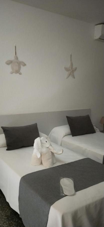 Hostal S'Algaret フォルネイス エクステリア 写真