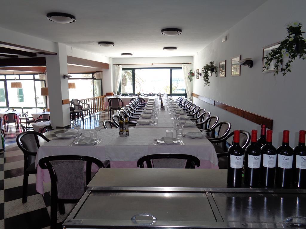 Hostal S'Algaret フォルネイス エクステリア 写真