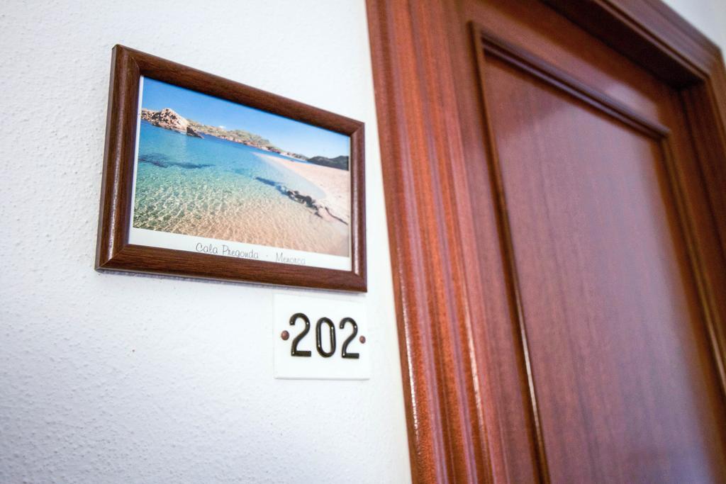 Hostal S'Algaret フォルネイス エクステリア 写真